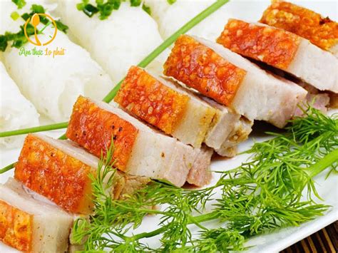  Bánh Tráng Kẹp Thịt Lợn Quay Giòn Tan Cùng Rau Ngót Xanh Mơn Mỡ