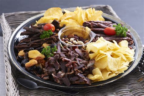  Biltong – Món Ă Ngọt Mặn Của Nam Phi, Xứng Đáng Cho Vua và Những Chiếc Bụng Sấm Sét!